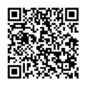 那男人一直到死都是维持将女子护在怀中的姿势二维码生成