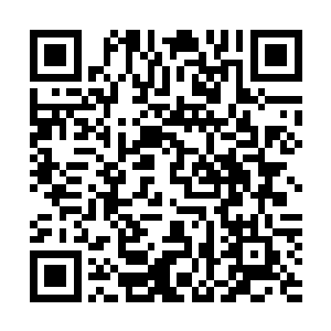 那种让胸口几乎要迸裂开的情感还如潮水一般不断的涌动着二维码生成