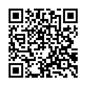 那笑小巨人的手中分别抓着一根金色锁链二维码生成