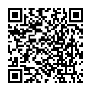那胖子还未来得及做法便被风清扬沉重的身躯压在地上二维码生成