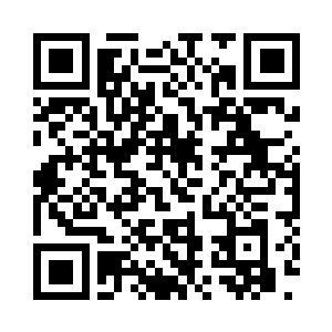 那裹在浴巾下面的某物更是随着挺立了起来二维码生成