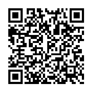 那辆坦克终于被车体内部的火焰把发动机引燃了二维码生成