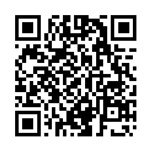 那金色巨人单手持着一把金色的镰刀二维码生成