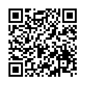那阴冷的眼神仿佛可以将玻璃穿透二维码生成
