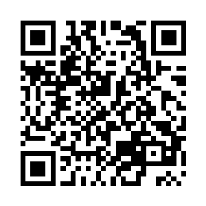 那霞光是从她们脖子上的桃木吊坠散发出来的二维码生成
