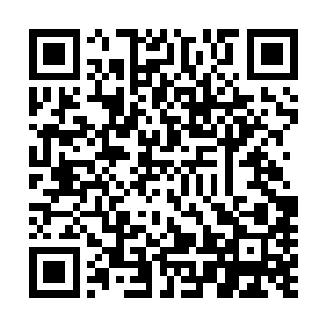 邵玄便带着炎角的四人开始按照所画图中所标注的地方寻找二维码生成