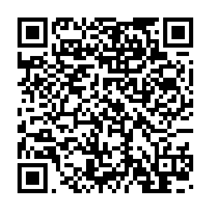 郎坦就催促将士们把携带过来的火药包成堆的堆积在城墙最薄弱的部分二维码生成