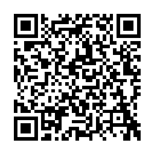 郎霆烈都能读到她笑容里那抹暗藏的情愫和娇羞二维码生成