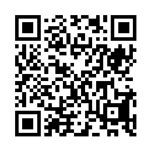 郎霆逸用力地握住她拿着丝绒盒的手腕二维码生成