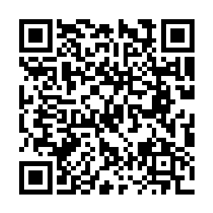 郑无锋是被自己的成名佩剑无锋剑钉死在这石柱上二维码生成