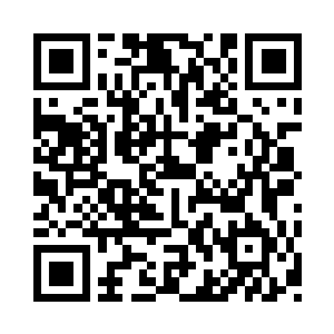 郑浩然咕噜一下喝下一杯冒着白花的啤酒二维码生成