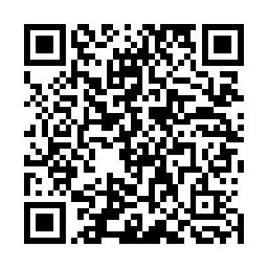 都把敌意和戒备的目光看向了那个老者和老者身边的两个人二维码生成