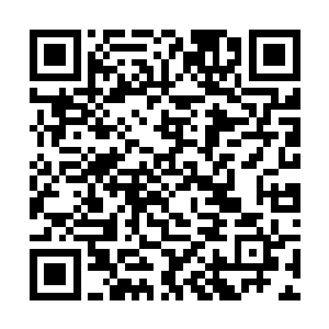 酒保立马顺从无比地将赫拉喝过的那个酒杯递给了他二维码生成