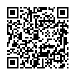 里面关押的犯人突然看到三个人从地下冒来了出来二维码生成