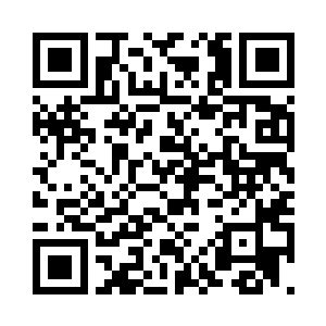 里面的小头爸爸似的经理咆哮着吼道二维码生成