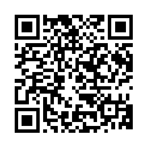 里面缓缓推出一只特大号的铁笼子二维码生成