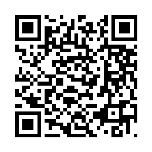 里面装着打磨得很不错的乳白色珠子二维码生成