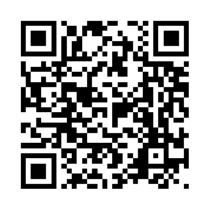 里面长长的通道内放置着一些发光的水月石二维码生成