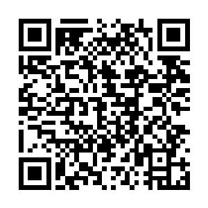 金属相撞发出清脆的声音通过话筒清楚地传了过去二维码生成