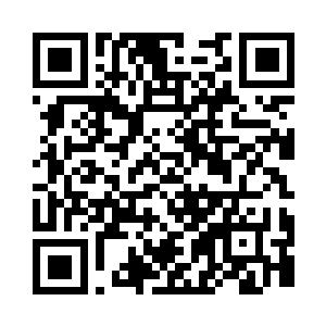 金衣华服的少女脸颊上的红肿已经消失二维码生成