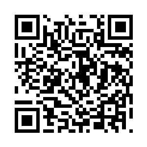 钢制车轮在碎石路基上滚过而没有深陷入二维码生成