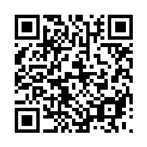 钱东阳在内侍捧着宣纸一进门就注意到了二维码生成