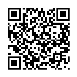 银发少女脸蛋泛起一抹淡淡的红晕二维码生成