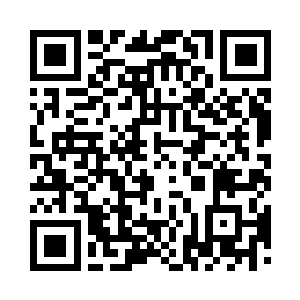 银羽和皇帝陛下互瞪的目光齐齐瞪向了夜染二维码生成