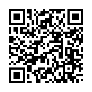 锁链环扣上铭刻着密密麻麻的符文二维码生成