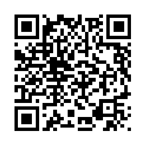 锋利的军刀在杨洛手腕上狠狠划过二维码生成