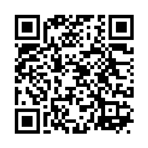 锦朝坐在高几旁的红漆圈椅上看闲书二维码生成