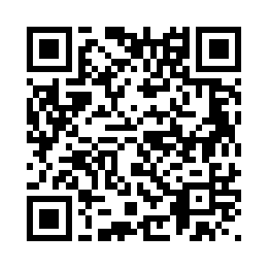 长刀和长枪快速而剧烈厮杀在一起二维码生成