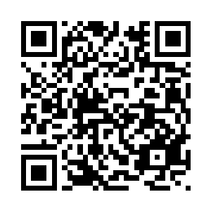 长毛看着大屏幕上传来的比赛画面二维码生成
