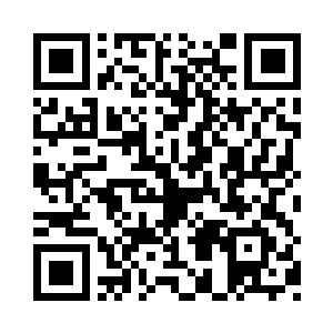 长濑幸未的眼神在两个大男孩身上转了一圈二维码生成