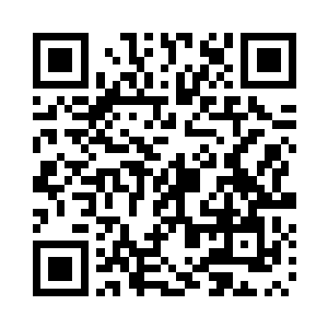 门口有一副桃木对联挂在了醒目的位置二维码生成