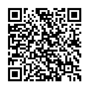 问她为何要这么帮这个给不了她任何东西的男人二维码生成