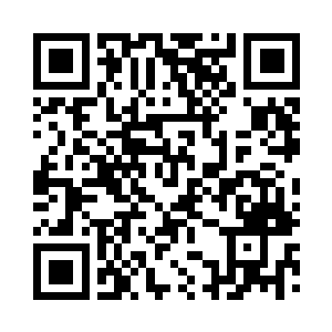 闻人牧月的视线看向窗外熙熙攘攘的人群二维码生成