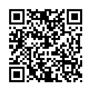 闻春意微微笑瞧着那年轻小子低垂下的头二维码生成