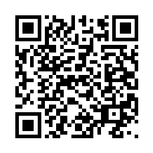 阮荷黎瞅准了一个黄头发蓝眼睛的小帅哥二维码生成