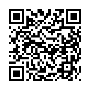 阮荷黎走进去绕了一圈没看到石玉二维码生成