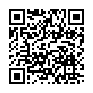 防备的瞳孔中带着不由自主的期待二维码生成