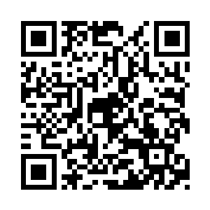 阿契卡在一片委屈的表情中就蹲在车厢角落里二维码生成