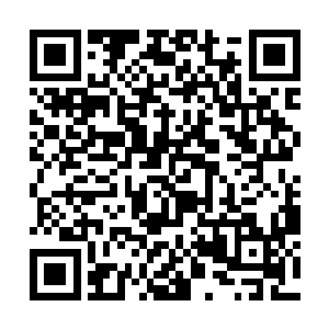 阿尔特弥斯手上的塞勒涅连续扫射出十几支寒冰冻矢二维码生成