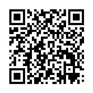 阿诗拉看着这个比自己还小的年轻男人二维码生成