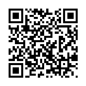 阿诺德见状不得不抬起已经发麻的手臂二维码生成