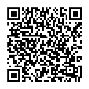 陆为民又选了一个机会借着要去要一间ktv包间的名义到二楼的ktv包房去看了看二维码生成
