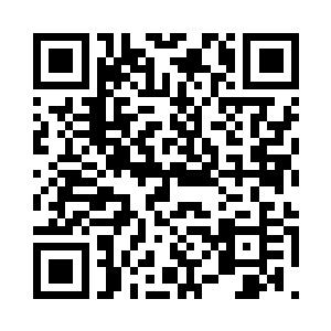 陆天行就在局长室门口朝卢向东招手二维码生成