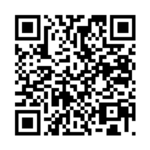 陆掌柜和泰掌柜都没敢用正眼看差役二维码生成