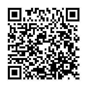 陆景乔暗下来的眸子瞥到了她眼角缓缓溢出的晶莹泪水二维码生成