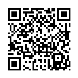 陆染的机甲稳稳接住了坠落的机甲二维码生成